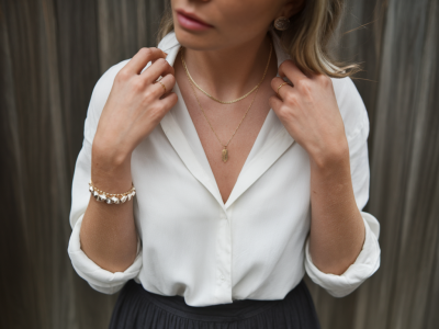 Which jewellery pieces actually elevate a basic outfit? five affordable picks (and how to wear them every day)
